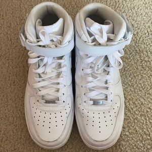 Nike Air Force 1 mid 07 shoes, men’s size 7 women’s size 9